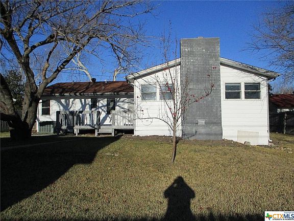 3rd image of 909 Fritz Ct
