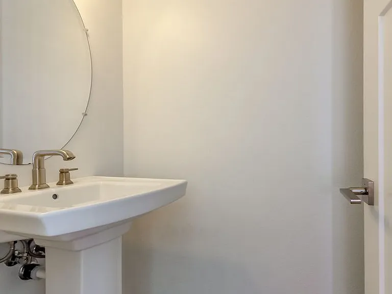 1661 Jensen Ave — Photo 14