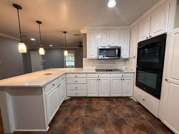 5th image of 1150 Magnolia Ln