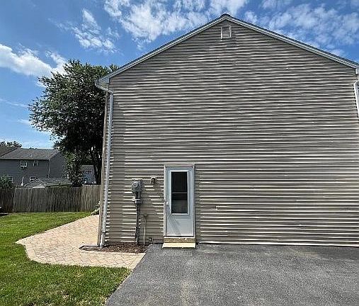 3rd image of 306 Dohner Dr