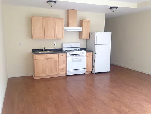 Rented by Mauro Bros Real Estate Services LLC | media 33