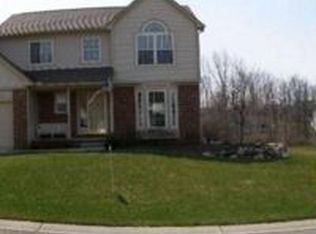 2620 Birchwood Dr, Howell, MI