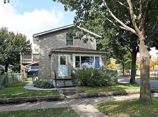 1013 Woodbridge St, Saint Paul, MN 55117