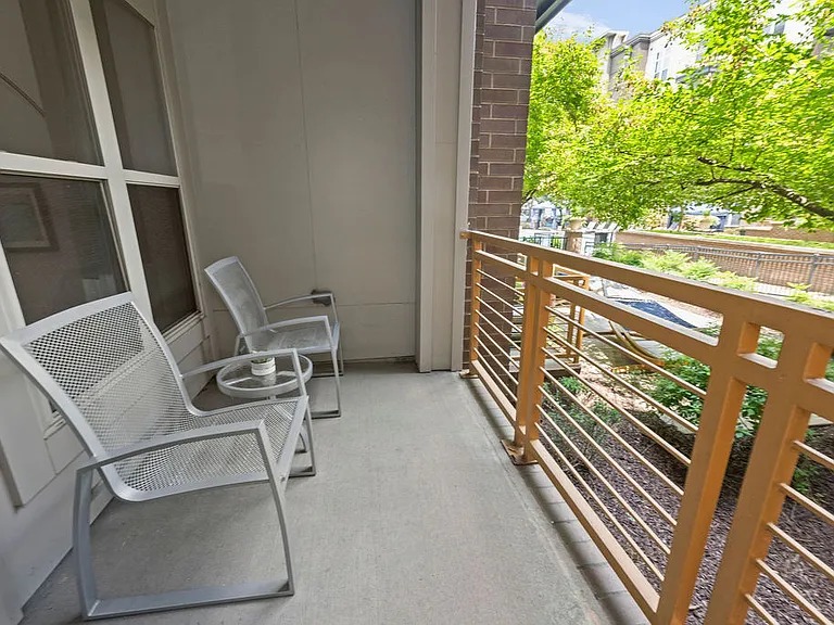 Elizabeth Square Apartments — Photo 12