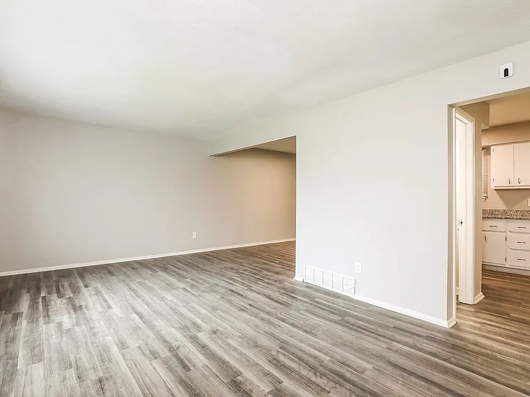 785624_019_living_room_12887082.jpg