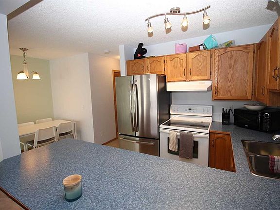 4th image of 215 W Millview Grn SW