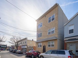 10 W 21st St APT 2R, Bayonne, NJ 07002