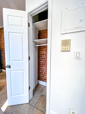 Rented by Voro New York | media 74