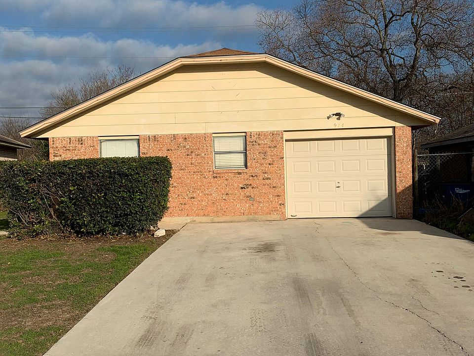 1st image of 974 Sundance St