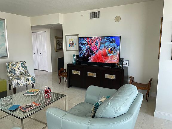 Living Rm