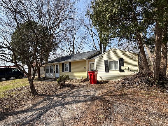 2nd image of 1307 Hedge Rd