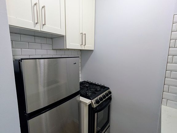 3rd image of 523 E 78th St APT 3G