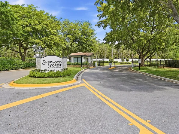 262 Sherwood Forest Dr, Delray Beach, FL 33445