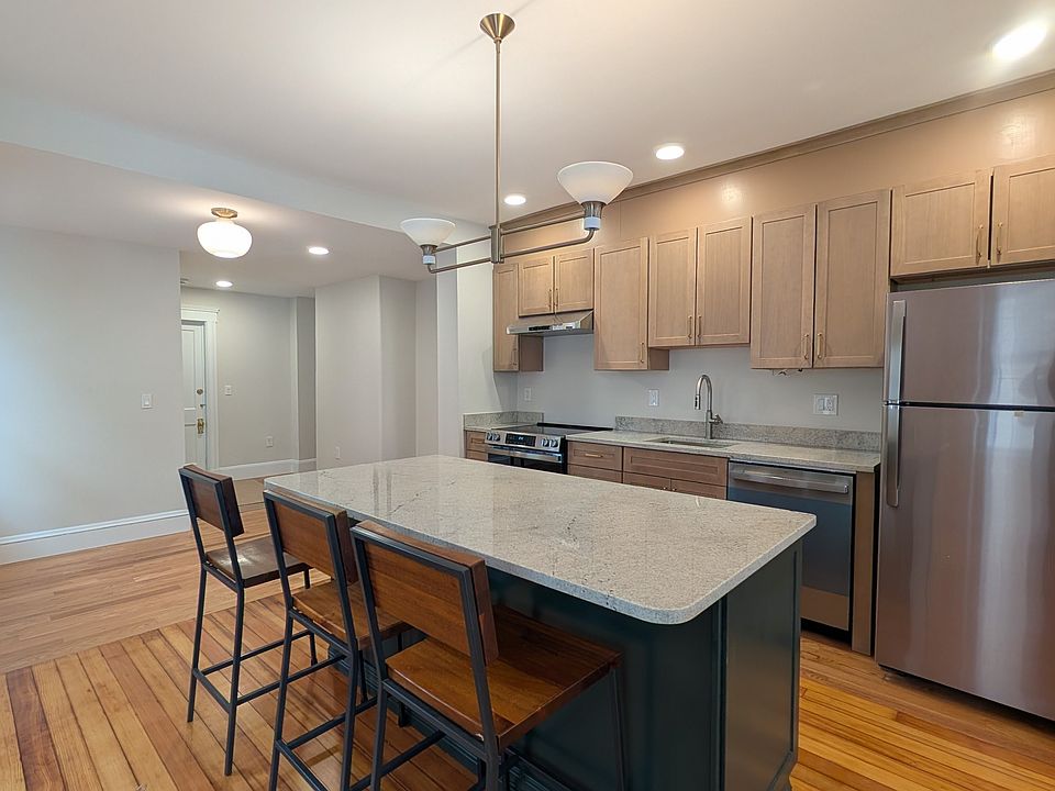 1st image of 30 Hewlett St APT 1
