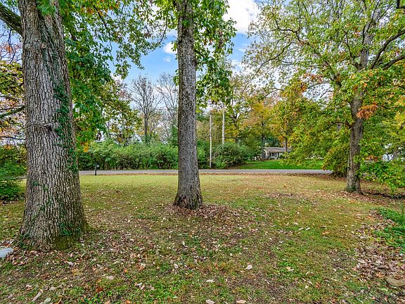 4th image of 706 Greeley Dr