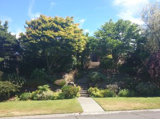 2272 Viewmont Way W, Seattle, WA 98199