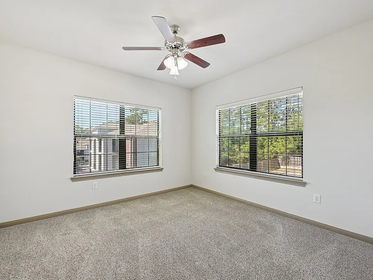 West Creek Apartments — Photo 18