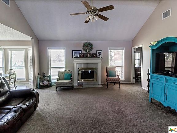 5th image of 309 Bloomingdale Cir
