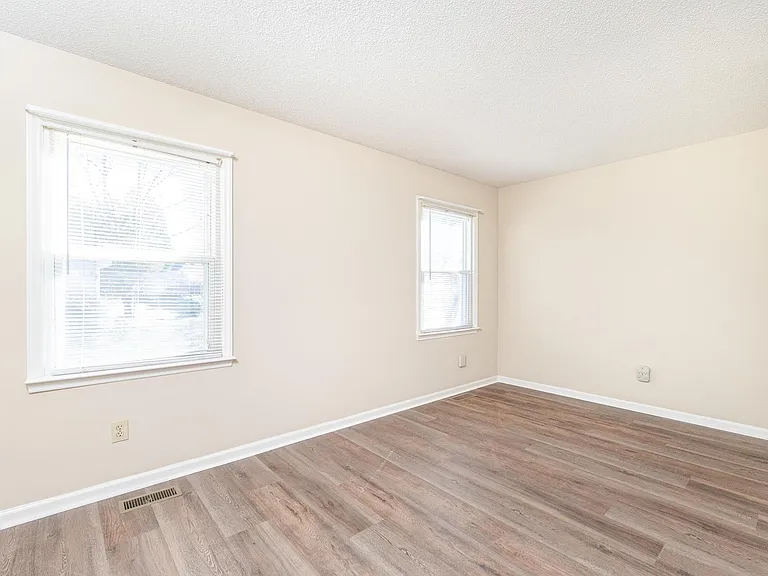 106 N Tunstall Ave — Photo 26