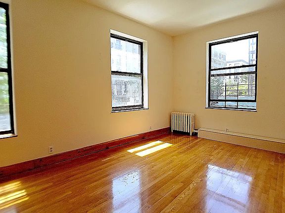 2nd image of 2 Magaw Pl APT 33A