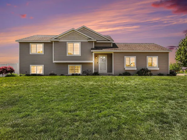 10560 Rockfield Rd, Allendale, MI 49401