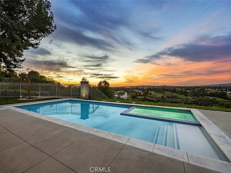 2309 Skyline Dr — Photo 42
