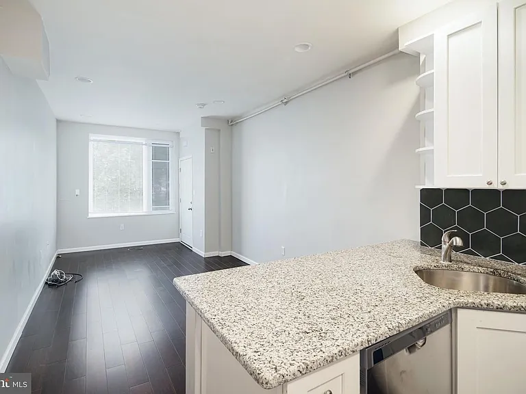 2408 W Thompson St #1 — Photo 4