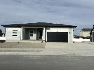 881 E Antelope Dr, Eagle Mountain, UT 84005