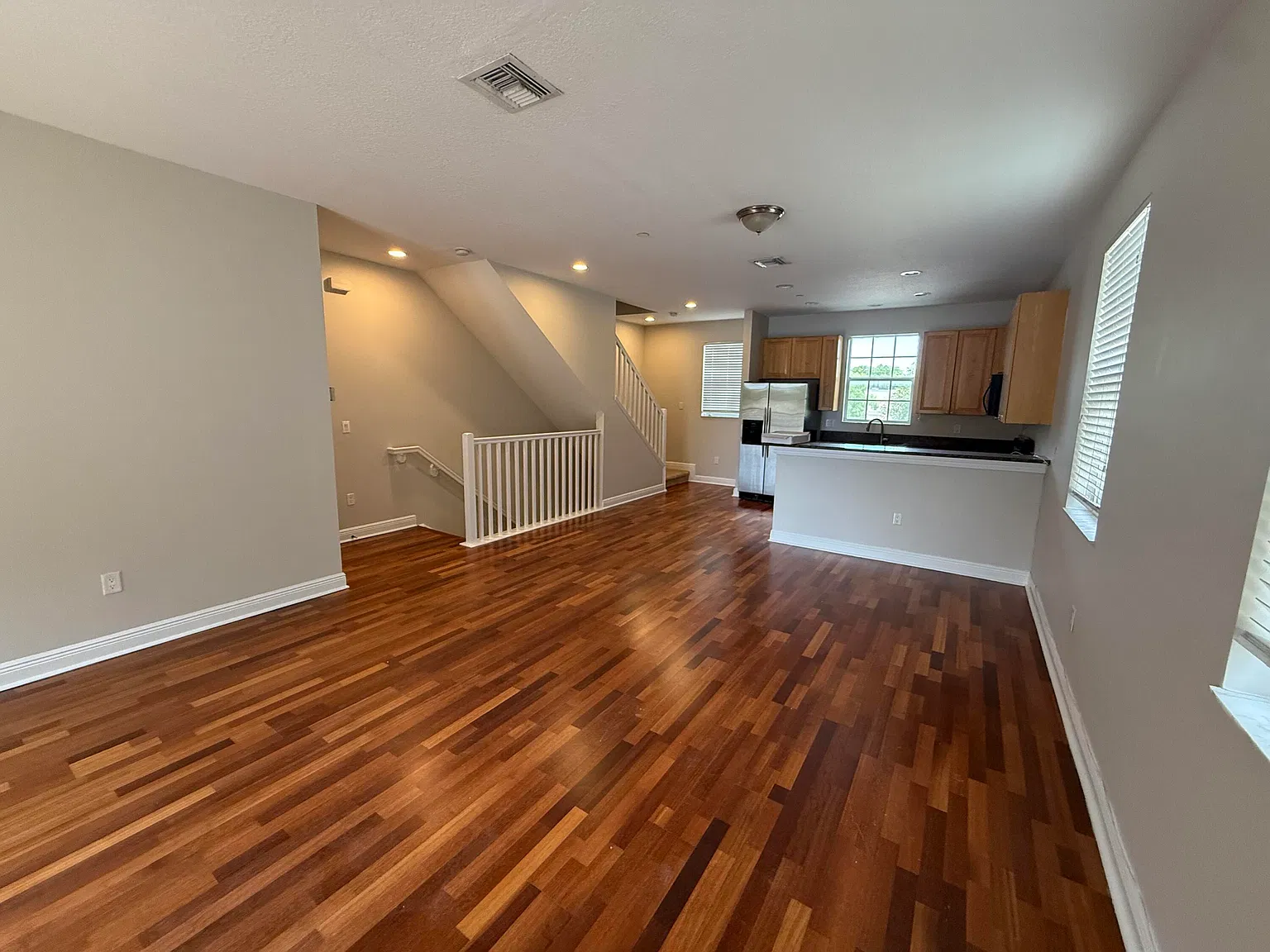 2502 N Dixie Hwy — Photo 2