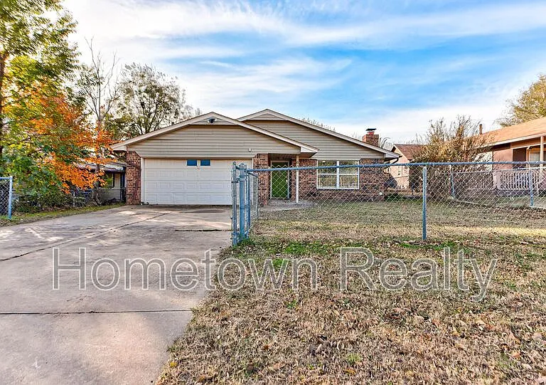 605 W Clarke St — Photo 1
