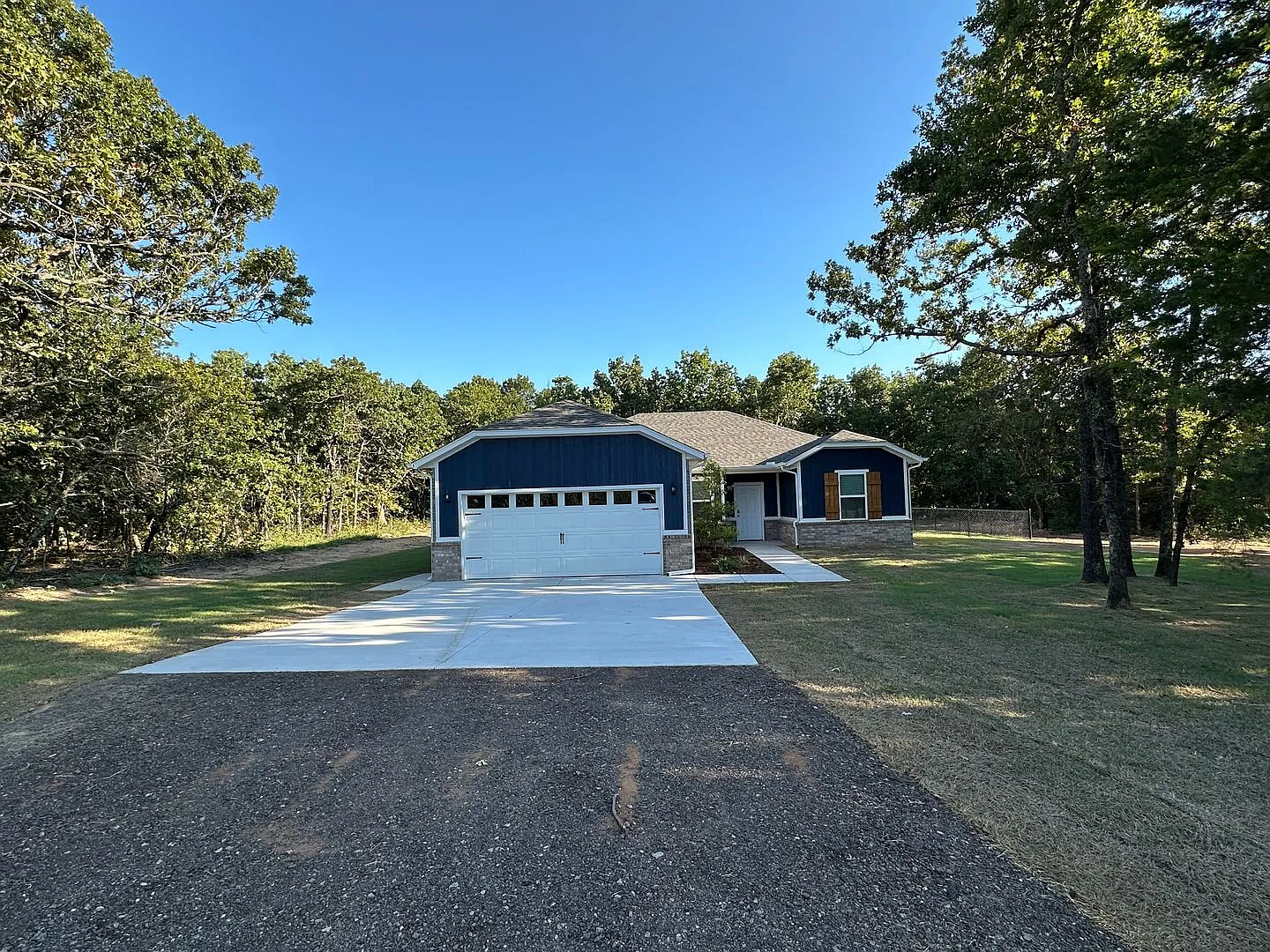 Country Living 3 Bedroom, 2 Bathroom on a 1.45 Acre Lot in Ridge Creek Addition! — Photo 2