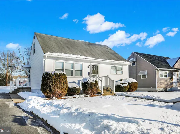 15 Beechwood Dr, Middletown, PA 17057