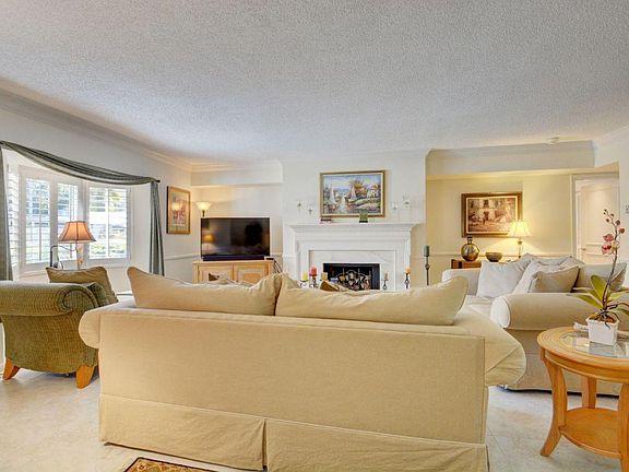 4th image of 1060 S Ocean Blvd APT 1