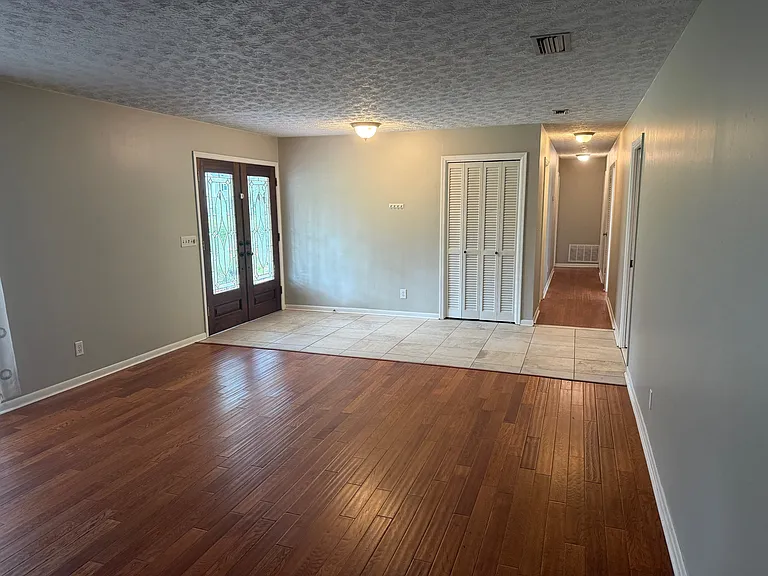 2374 Stafford Dr — Photo 10