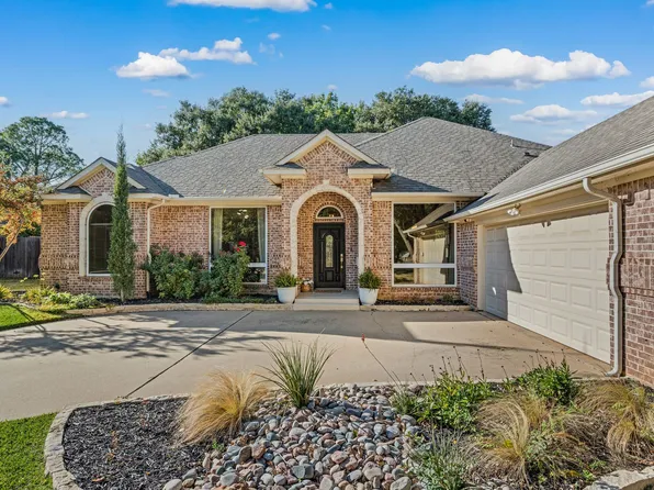 107 Greenhill Trl S, Roanoke, TX 76262