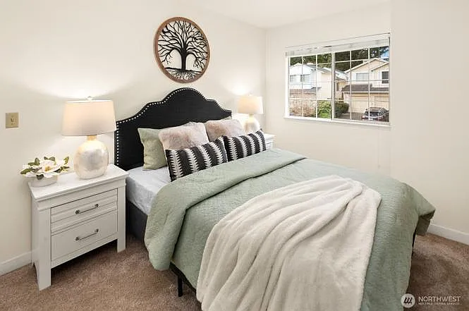 24341 SE 42nd Pl — Photo 38