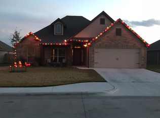 1813 Town Creek Cir, Weatherford, TX 76086