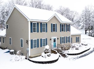 2 Lynwood Rd, Raymond, NH 03077