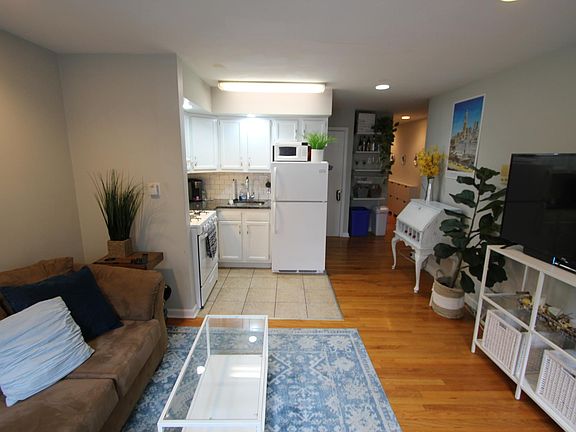 4th image of 1718 Montrose St #A