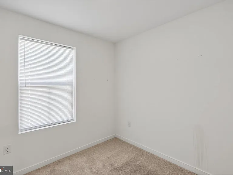 73 Basswood St — Photo 24