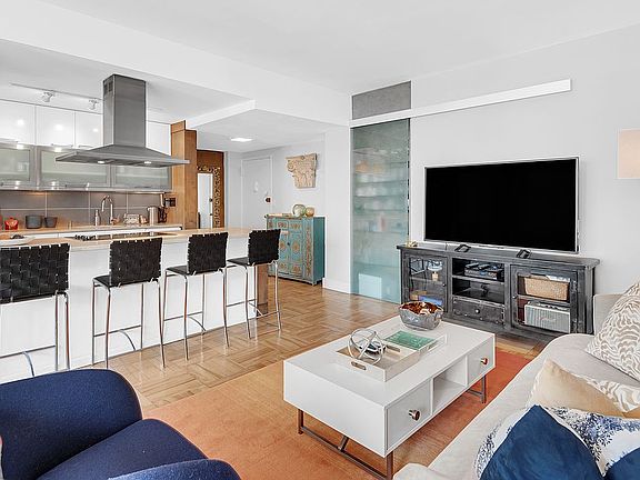 2nd image of 80 Park Ave APT 16P