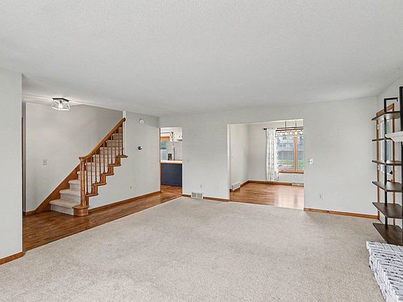 4th image of 6895 Vista Dr