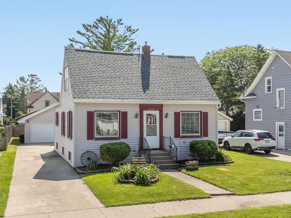 1230 Mount Vernon St, Oshkosh, WI 54901