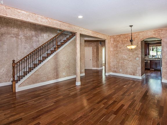 3rd image of 2711 NE 164th Pl