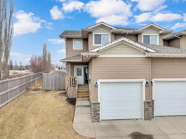 9 N Ross Close, Sylvan Lake, AB T4S 0K4