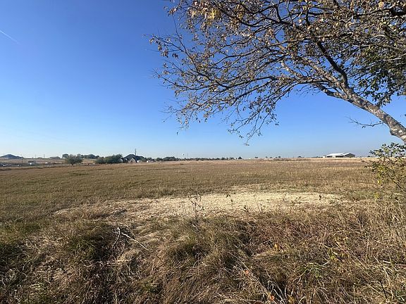 2nd image of 1328 Old Maypearl Rd