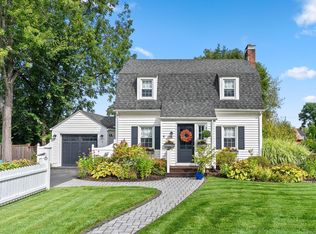 6 Greenhurst Rd, West Hartford, CT 06107