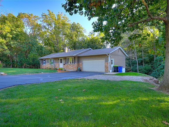 3rd image of 3123 Greenlake Dr