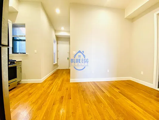 Rented by Blue Egg Realty Corp | media 5