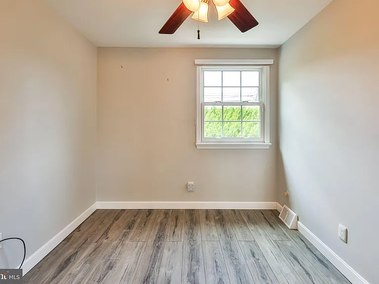 9898 Wistaria St — Photo 31